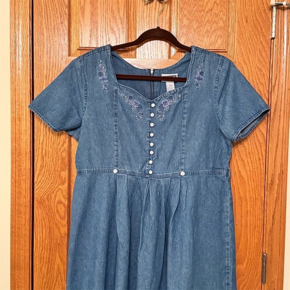 Erika & Co Women's L Blue Denim Floral Embroidered Knee Length Dress - Picture 3 of 6